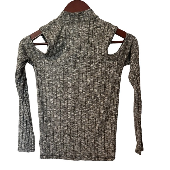 American Eagle Cold Shoulder Long Sleeve Top Size Medium - Picture 5 of 9